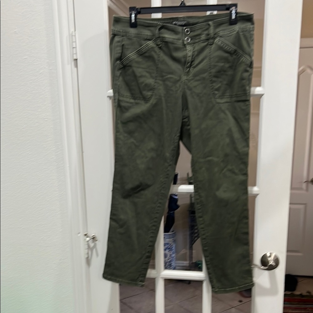 Torrid Green Ankle Cropped Jeans Versatile Style